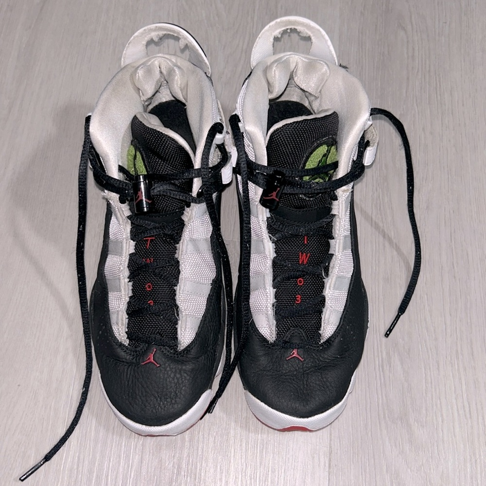 Air Jordan’s size 6y